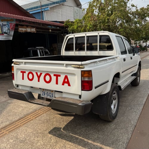 Toyota Hilux ឆ្នាំ1996 លេខដៃ Capitas ប៉ុង២ មេឡាន