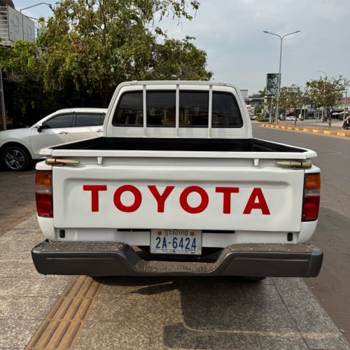 Toyota Hilux ឆ្នាំ1996 លេខដៃ Capitas ប៉ុង២ មេឡាន