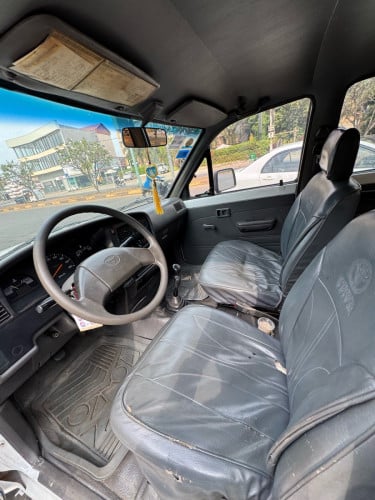 Toyota Hilux ឆ្នាំ1996 លេខដៃ Capitas ប៉ុង២ មេឡាន