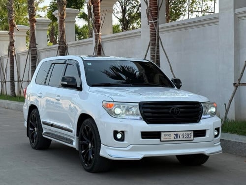 Toyota Land Cruiser 2008  VIP (V8 ប្រេីម៉ាស៊ូត​ )