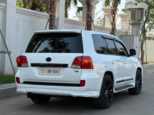 Toyota Land Cruiser 2008  VIP (V8 ប្រេីម៉ាស៊ូត​ )