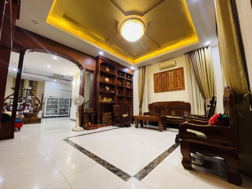 វីឡាភ្លោះជួលទីតាំងជិតផ្សារព្រែកឯង