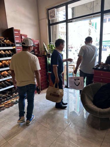អីវ៉ាន់ខាងយើងថតផ្ទាល់ផ្ទាល់តែម្ដង