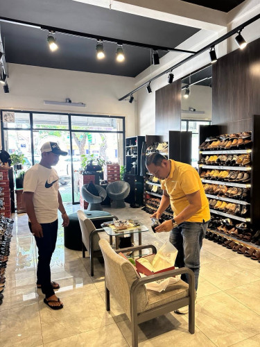 អីវ៉ាន់ខាងយើងថតផ្ទាល់ផ្ទាល់តែម្ដង