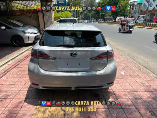 មេមេឡានស្អាតសន្លឹកពន្ធ មកដល់ៈ 2012” CT200H Lexus ពណ៏ ប្រាក់ក្នុងខ្មៅ F sport Full premium 17mmiles