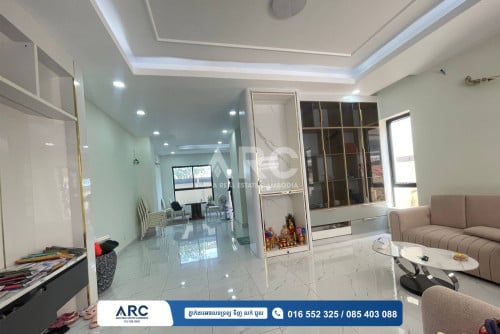 វីឡាភ្លោះលក់បុរីអាម៉ូរីសែនសុខ Borey Amory Sen Sok, near AEON2