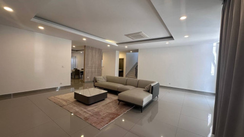 7 Bedroom | Villa for Rent in Borey Chipmong 60M #AEON3