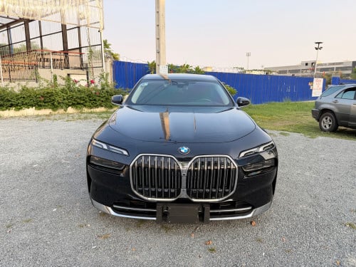 BMW735Li