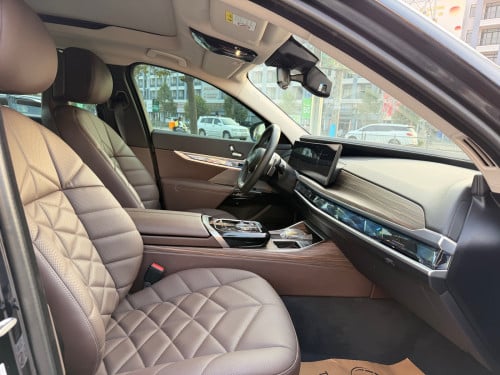 BMW735Li