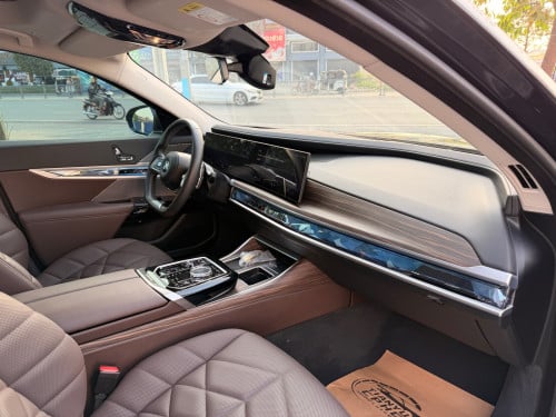 BMW735Li