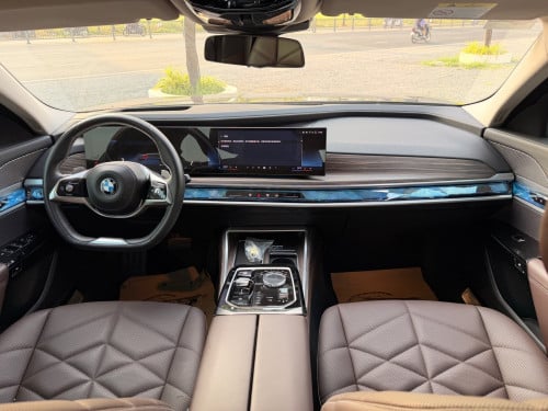 BMW735Li