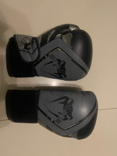 Boxes glove ( second hand)