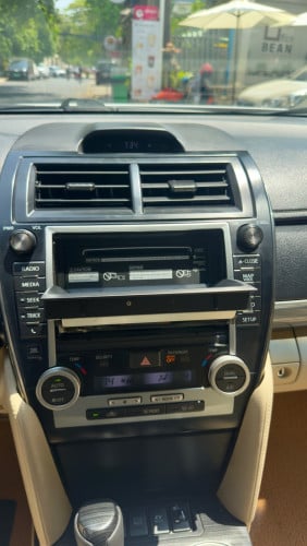 Camry XLE hybrid 2012 Full option ក្នុងលឿង