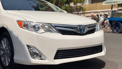 Camry XLE hybrid 2012 Full option ក្នុងលឿង