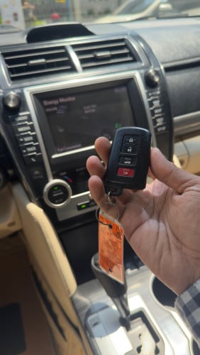 Camry XLE hybrid 2012 Full option ក្នុងលឿង