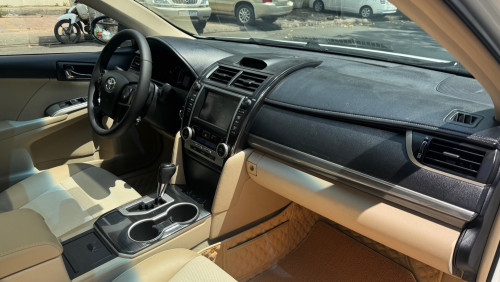 Camry XLE hybrid 2012 Full option ក្នុងលឿង