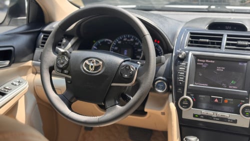 Camry XLE hybrid 2012 Full option ក្នុងលឿង
