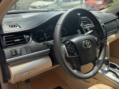 Camry XLE hybrid 2012 Full option ក្នុងលឿង
