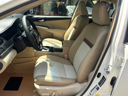 Camry XLE hybrid 2012 Full option ក្នុងលឿង