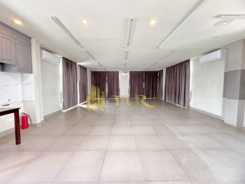 Commercial Building​ for​ Rent