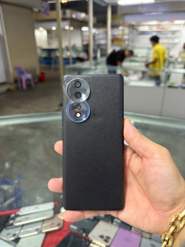Honor 80 Black CH , ជាប់ID ប្រើបាន Sim2 , Ram12GB HD512GB Phone Condition 90% ,បែកខ្នងក្រោយ