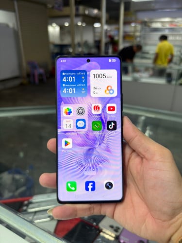 Honor 80 Black CH , ជាប់ID ប្រើបាន Sim2 , Ram12GB HD512GB Phone Condition 90% ,បែកខ្នងក្រោយ
