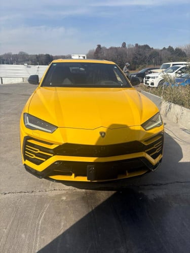 LAMBORGHINI URUS 2019