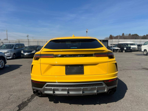LAMBORGHINI URUS 2019