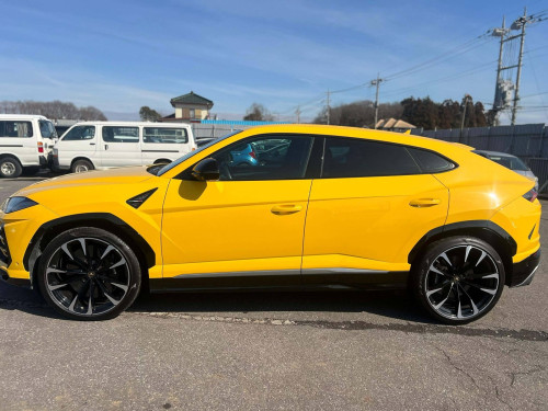 LAMBORGHINI URUS 2019