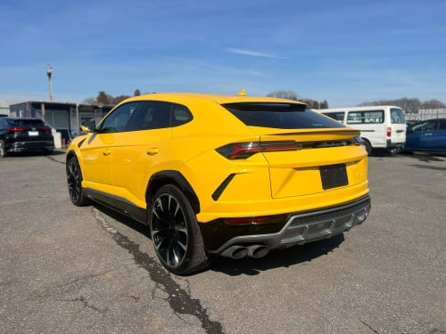 LAMBORGHINI URUS 2019