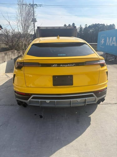 LAMBORGHINI URUS 2019