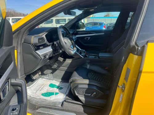 LAMBORGHINI URUS 2019