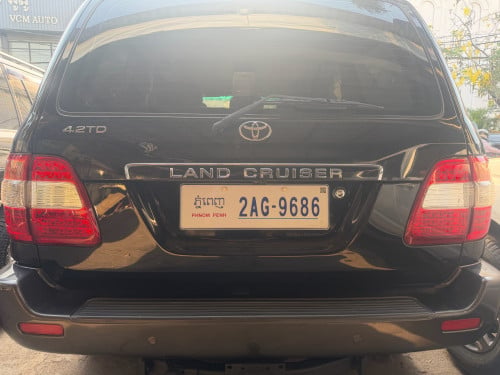 Land Cruiser 2003.