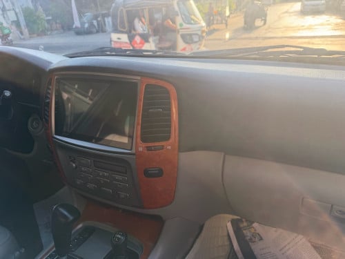 Land Cruiser 2003.