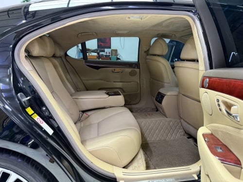 LEXUS LS460L 2007 ឡានម្ចាស់ដើមទិញខ្លាញ់គោ