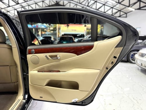 LEXUS LS460L 2007 ឡានម្ចាស់ដើមទិញខ្លាញ់គោ