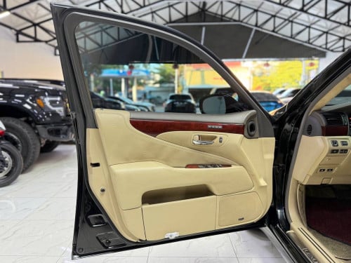 LEXUS LS460L 2007 ឡានម្ចាស់ដើមទិញខ្លាញ់គោ