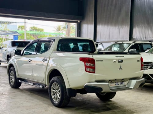 Mitsubishi triton 2016 Full