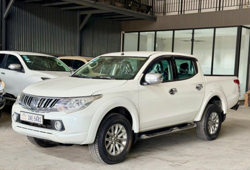 Mitsubishi triton 2016 Full