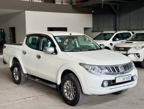 Mitsubishi triton 2016 Full