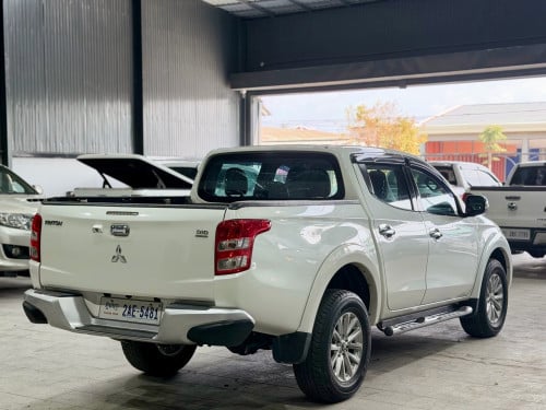 Mitsubishi triton 2016 Full
