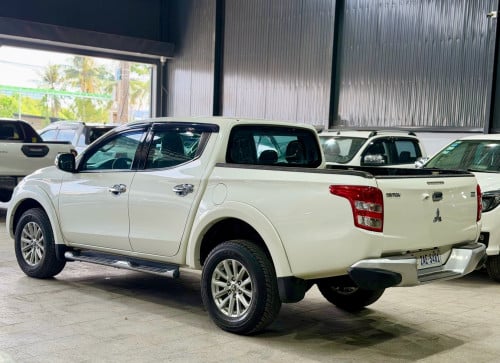 Mitsubishi triton 2016 Full