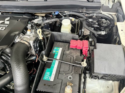 Mitsubishi triton 2016 Full