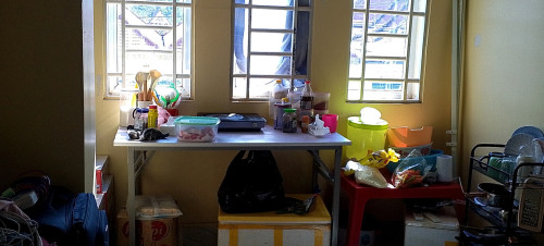 Plastic Almira, Ice Box, Steel Table, Wooden Table, Rack, Rice Cooker