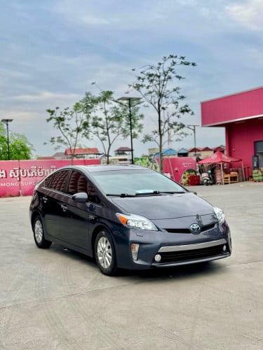 Prius 2012 Option 5 Plugin Advance សុីនមួយជុំ