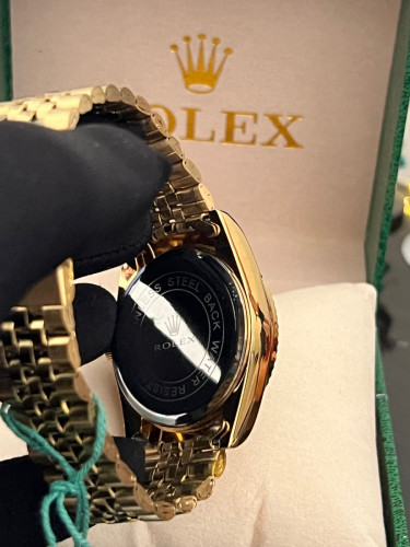 Rolex Luxury Gold Watch – Green Dial 💚✨