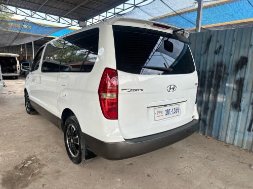 Starex 08 Hfull HVX ម្ចាស់ដេីមទីមួយ