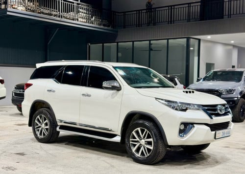 Toyota Fortuner 2017 Full