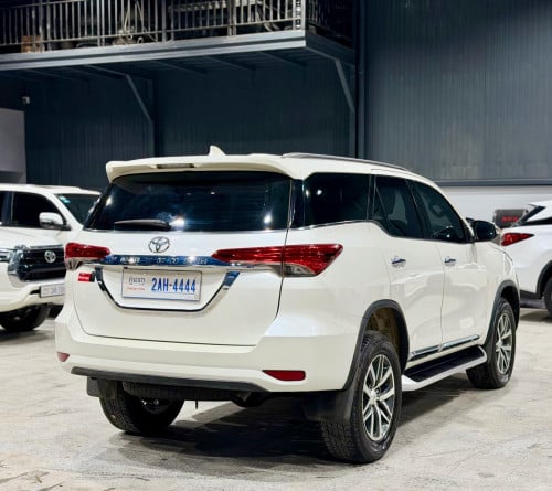 Toyota Fortuner 2017 Full