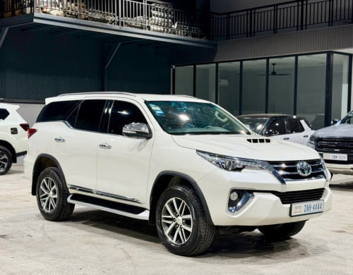 Toyota Fortuner 2017 Full